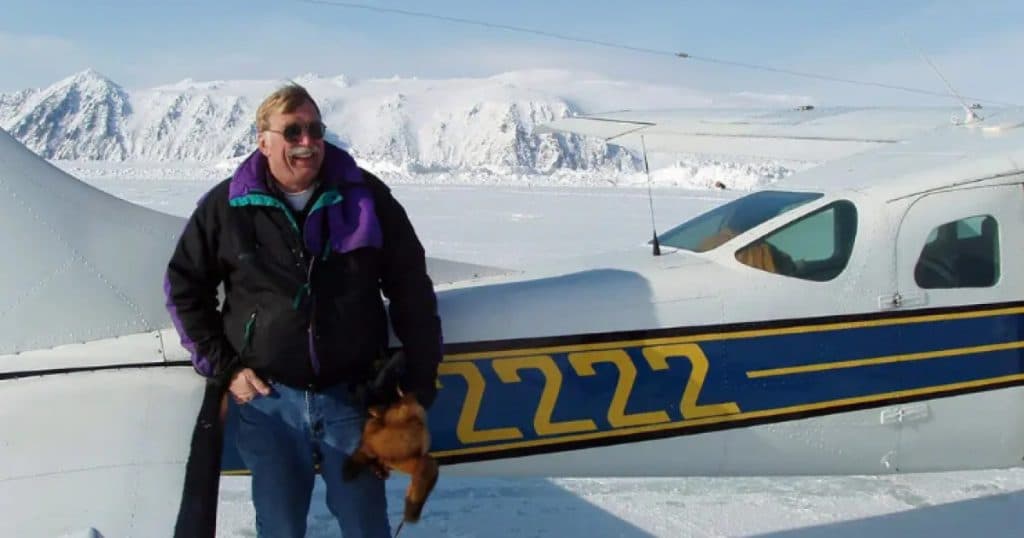 Un pilot din Alaska a rămas fără aparat de zbor din cauza a șase beri. Bărbatul a fost încarcerat.