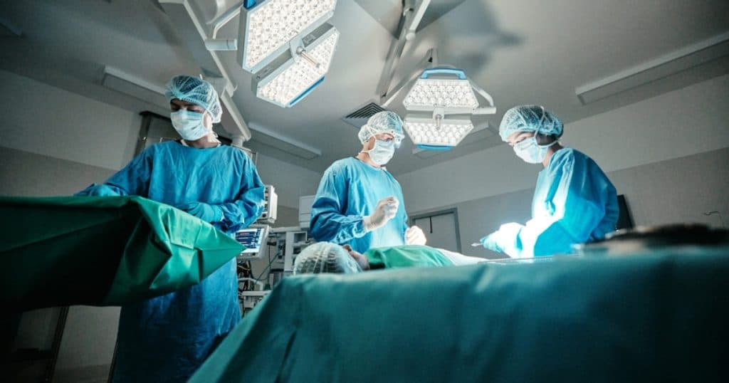 Un rinichi de porc a fost extras din corpul unei paciente din SUA după o funcționare record de 4 luni. „Sunt foarte recunoscătoare”