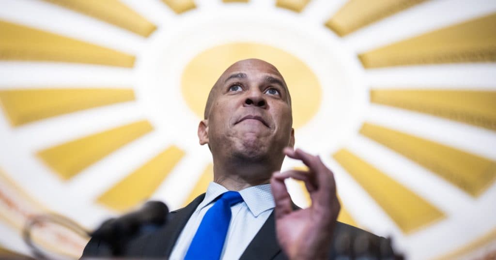 Un senator american susține un discurs de 14 ore la tribună ca protest împotriva politicilor lui Trump: A provocat atâtea pagube.