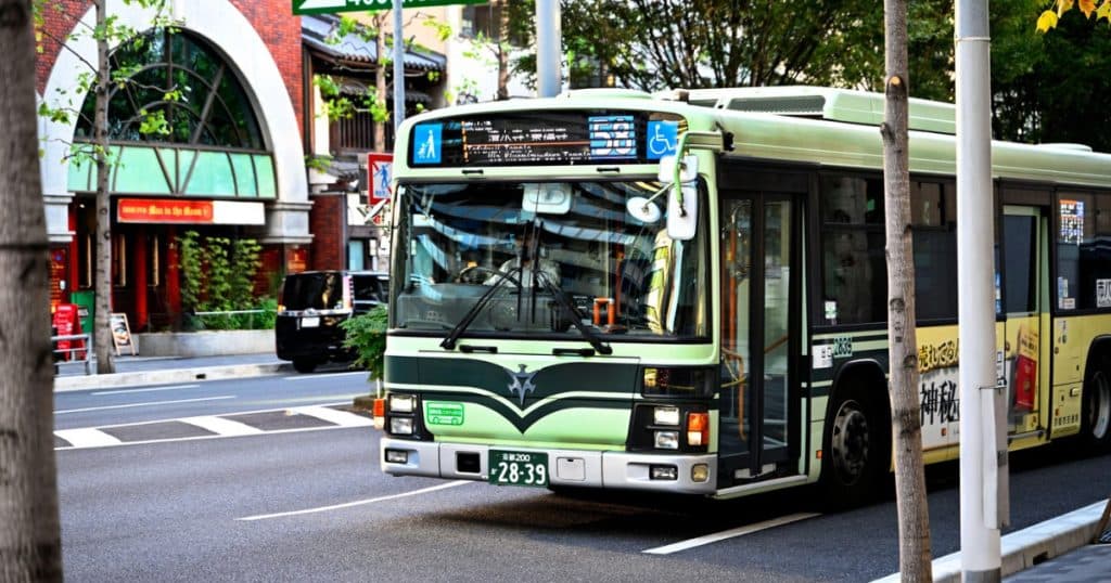 Un șofer de autobuz din Japonia a sustras 7 dolari, fiind concediat și pierzând un pachet de pensie de 84.000 de dolari.