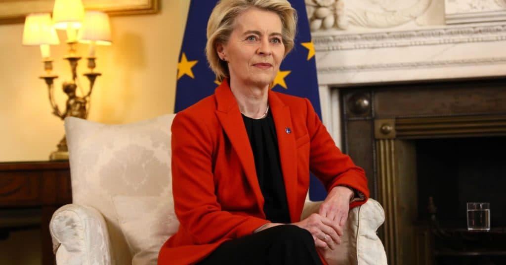 Ursula Von der Leyen își exprimă dorința de a se întâlni cu Donald Trump la funeraliile papei Francisc.