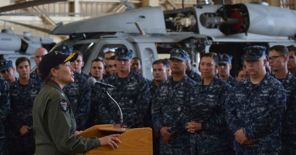 Viceamiralul american Shoshana Chatfield, având o funcție importantă în NATO, ar fi fost demisă, aparent în urma unei acțiuni de epurare.