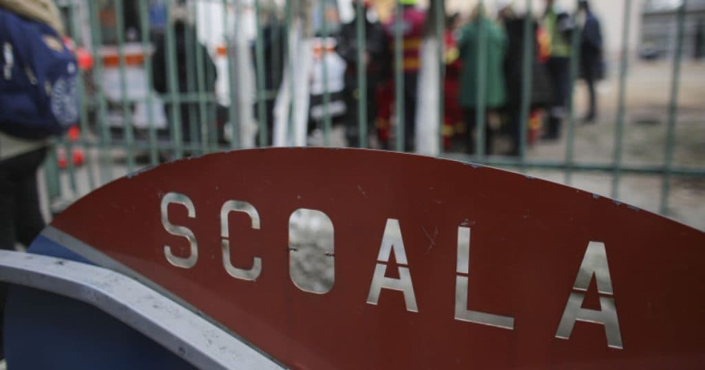 Ciolacu: Guvernul alocă 14,5 milioane lei pentru a elimina școlile cu toalete în curte la începutul anului școlar