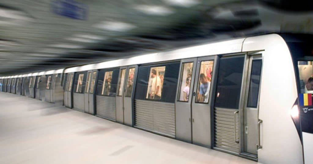 Circulația metroului pe Magistrala 1 a fost suspendată din cauza unei degajări de fum.