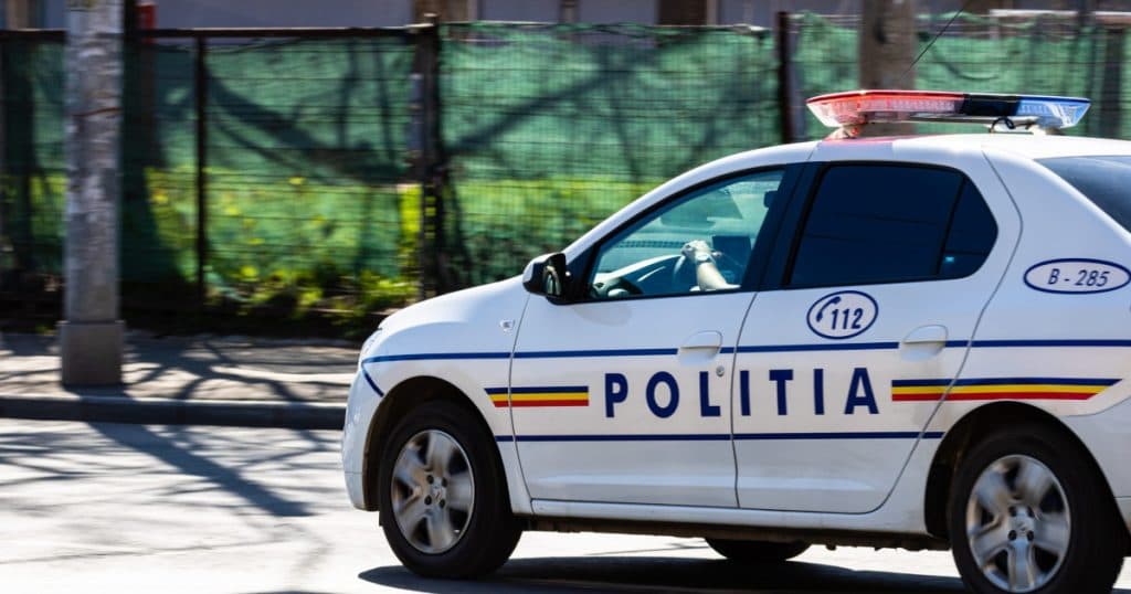 Doi copii au murit la Huedin după ce au căzut într-o groapă plină cu apă.