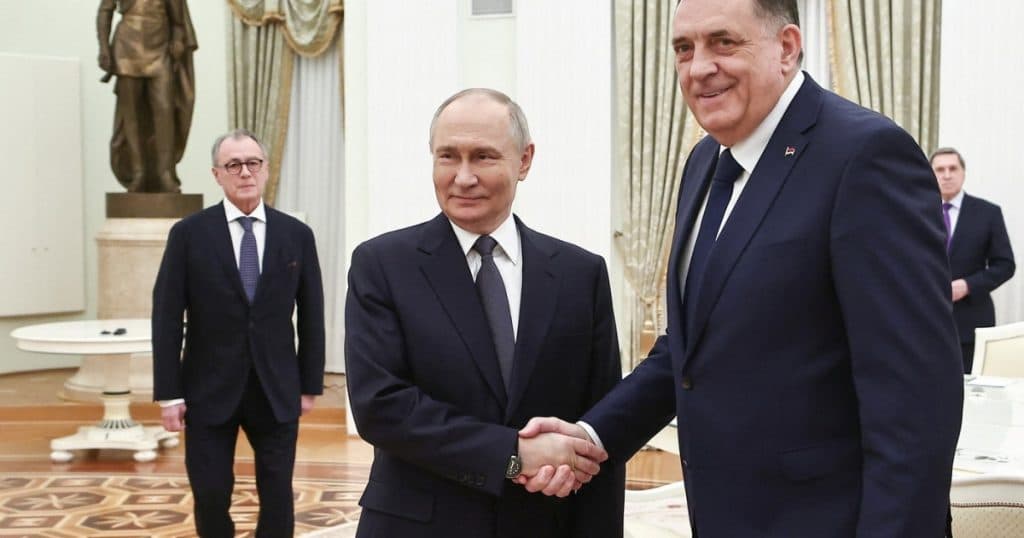 Putin l-a primit la Kremlin pe Milorad Dodik, liderul sârbo-bosniac căutat de justiția din Bosnia.