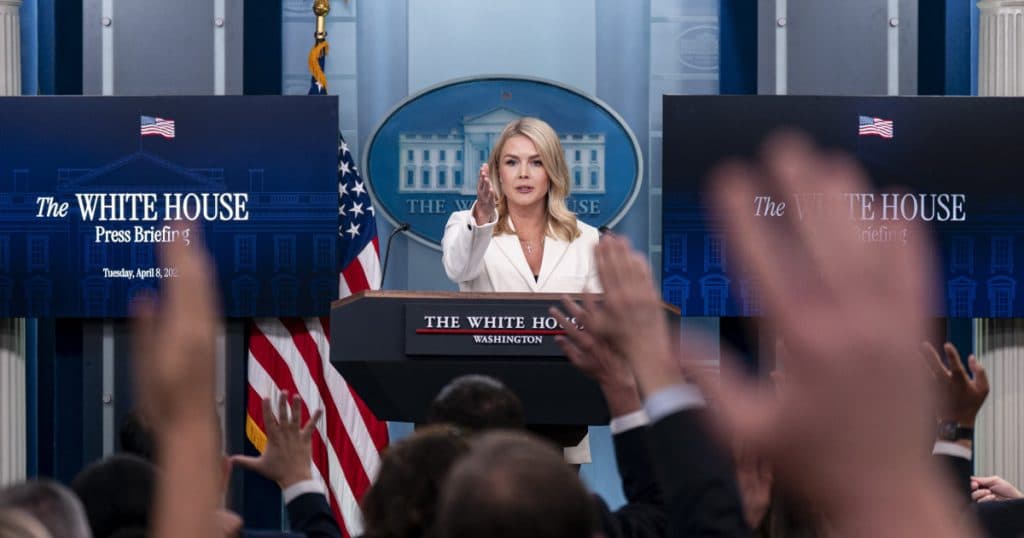 Cine este Karoline Leavitt, secretara de presă a lui Donald Trump care se consideră „Femeia Fantastică” a generației Z