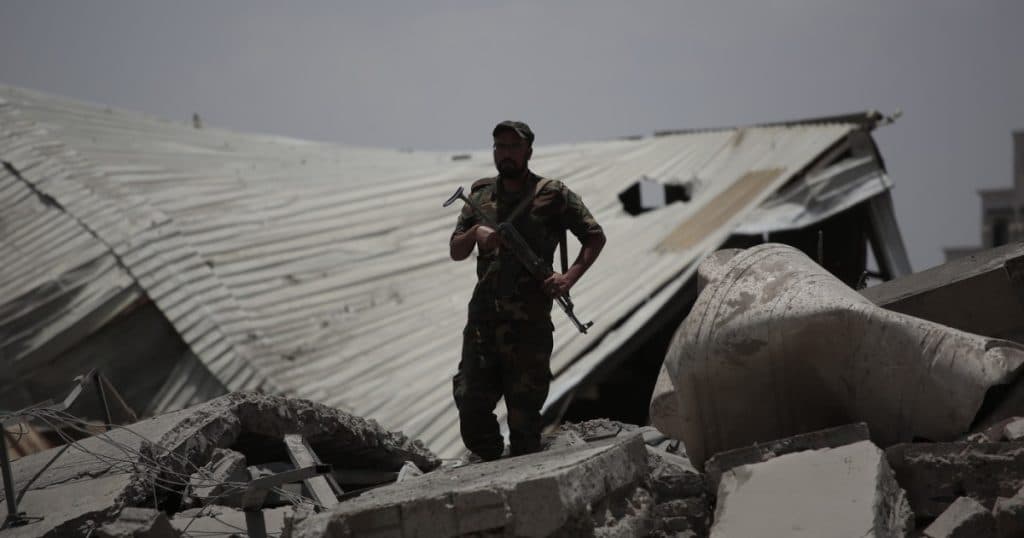 Rebelii houthi anunță că zeci de migranți africani au fost uciși în urma atacurilor aeriene americane din Yemen.