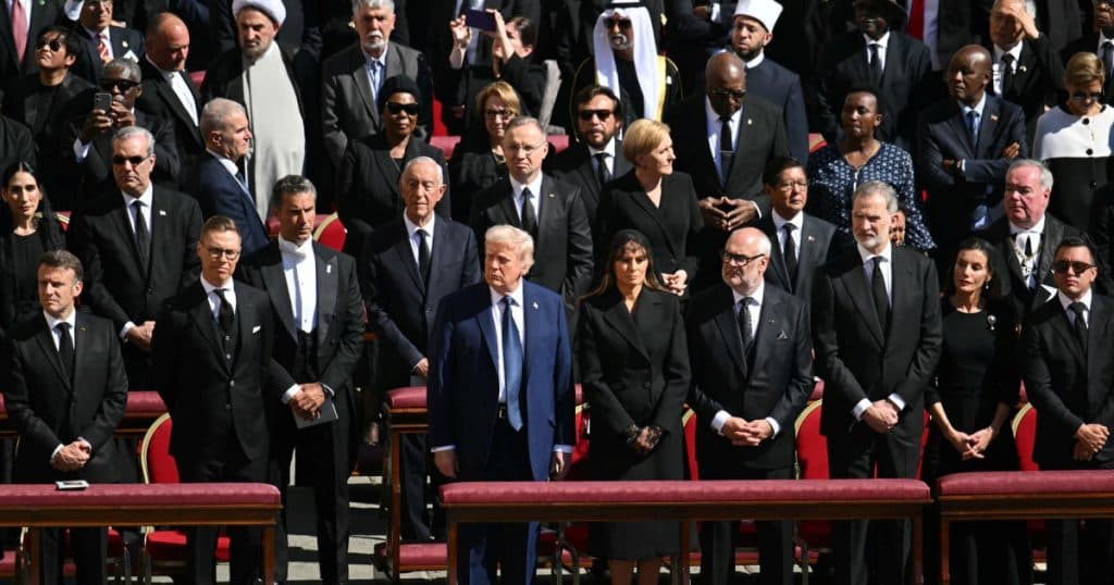 Zelenski și Trump s-au întâlnit la funeraliile papei Francisc. Ce acorduri au făcut cei doi lideri?