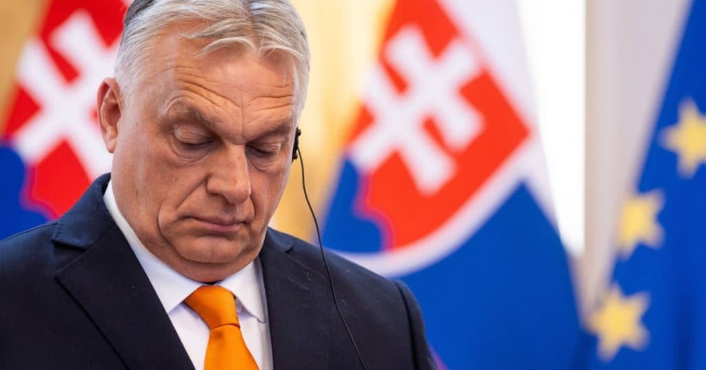 Alegerile din România stârnesc controverse în Ungaria. Viktor Orban, criticat pentru susținerea lui George Simion, își schimbă declarația.