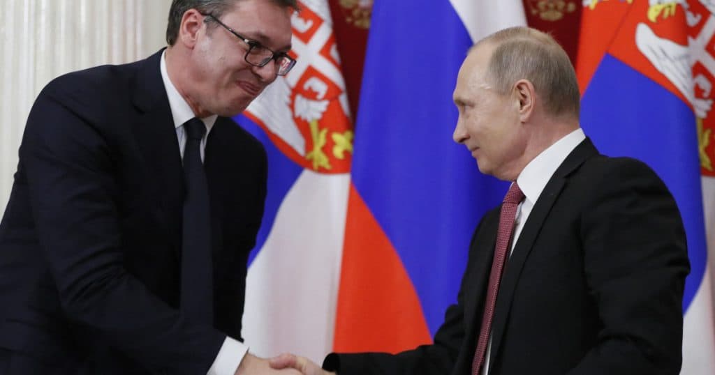 Aleksandar Vucic a fost pus în libertate din spital și declară că va participa la parada lui Putin de la Moscova, conform declarațiilor din partea cabinetului său.