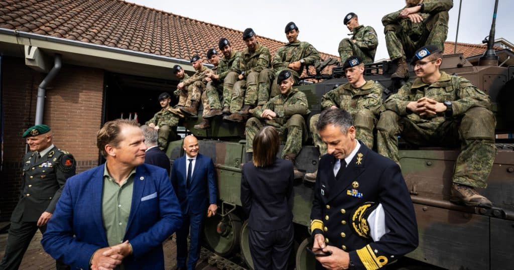 Armata olandeză își intensifică nivelul de alertă din cauza unei „amenințări crescute” și a riscului de sabotaj la frontieră.