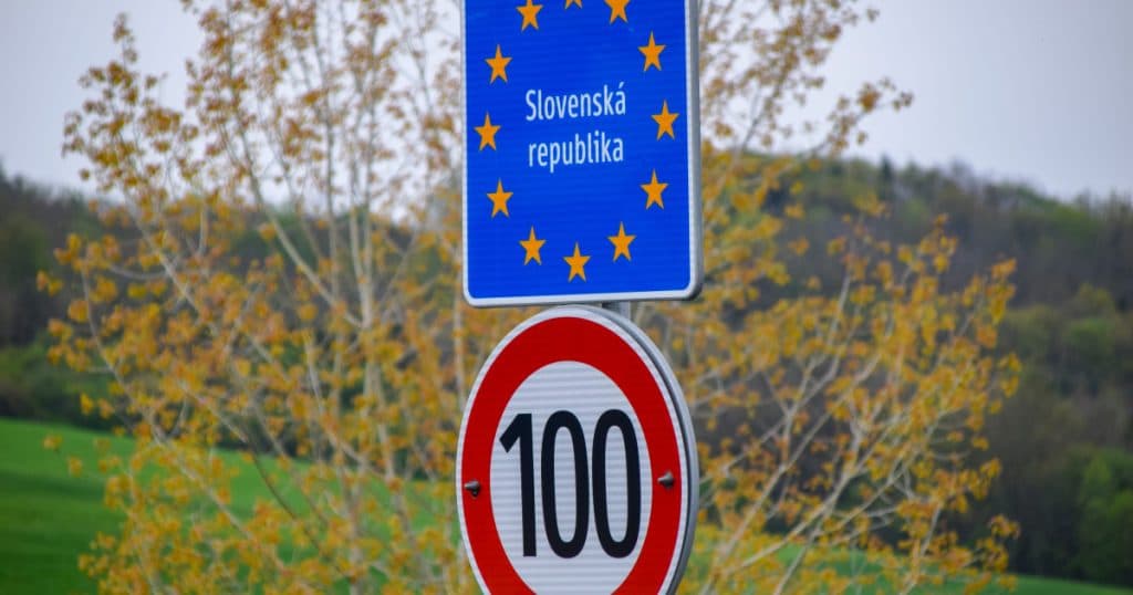 Atenționare MAE de călătorie: Slovacia suspendă temporar mai multe puncte de trecere a frontierei