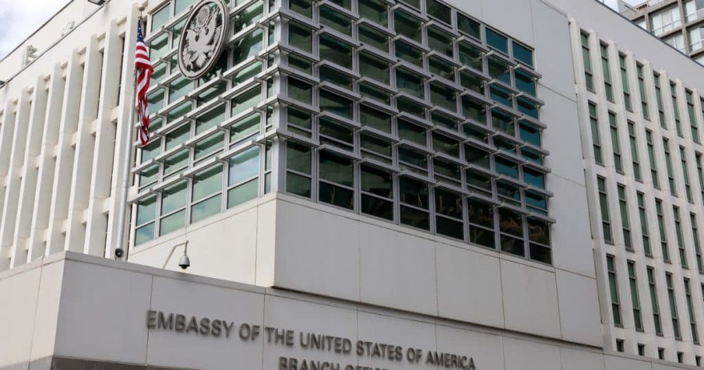 Bărbat reținut la New York pentru tentativa de atac cu cocktailuri Molotov asupra ambasadei SUA din Tel Aviv.