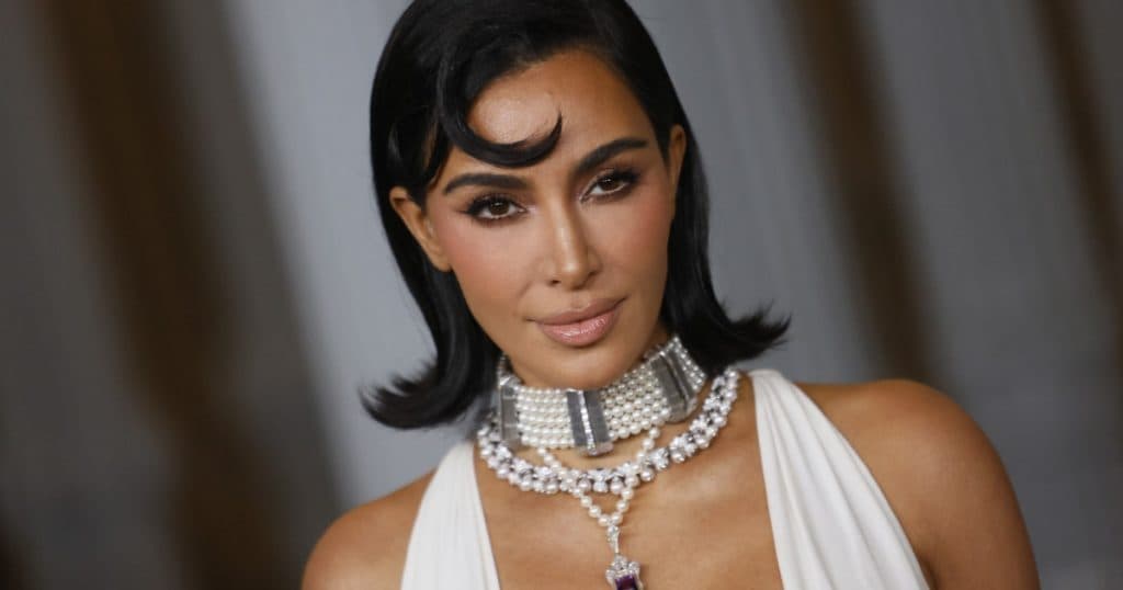 „Bunicii tâlhari” vor fi judecați la Paris pentru furtul bijuteriilor lui Kim Kardashian. Informații despre jaful din 2016.