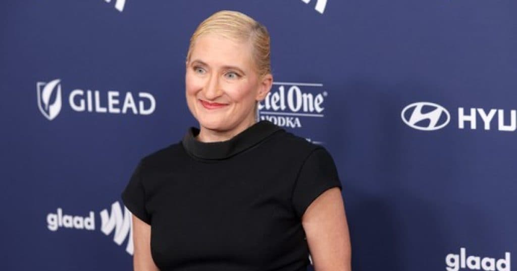 Cântăreața Jill Sobule, celebră pentru hiturile anilor ’90 „I Kissed a Girl” și „Supermodel”, a decedat într-un incendiu.