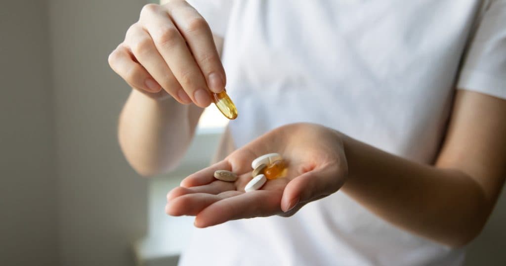 Combinații de vitamine și suplimente care nu trebuie administrate împreună. Medic: „Substanțele pot interacționa negativ”