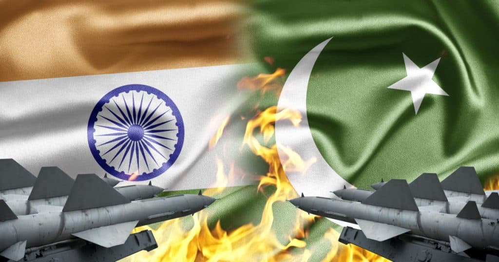 Conflictul dintre India și Pakistan se intensifică: Islamabadul afirmă că a distrus 12 drone indiene.