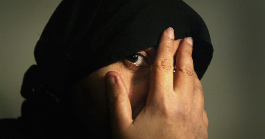 Consiliul de Securitate din Iran a suspendat implementarea legii referitoare la purtarea hijabului de către femei. Cine a contestat această lege?