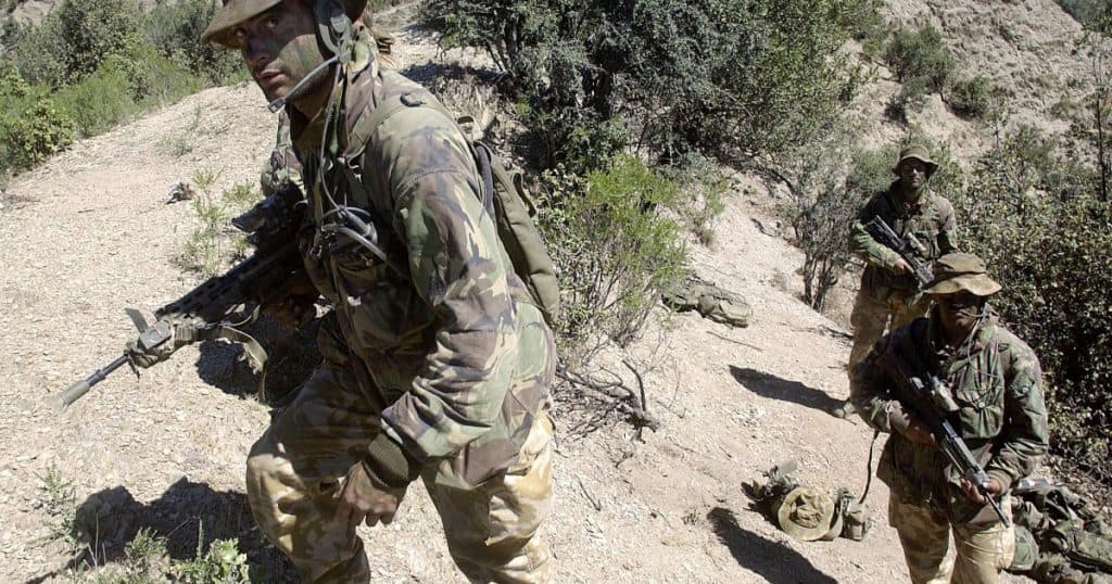 „Copii legați de mâini și împușcați”. Mărturii în premieră despre crimele de război săvârșite de militarii din trupele speciale britanice.