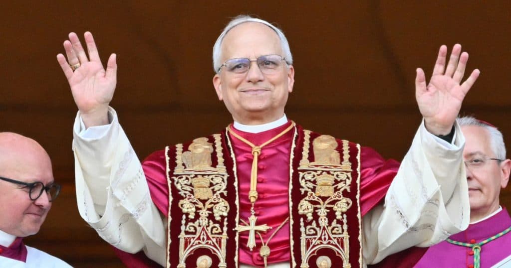 Cum a început parcursul către papalitate pentru cardinalul american Robert Prevost. „Mai presus de orice alt candidat, bifa două puncte”