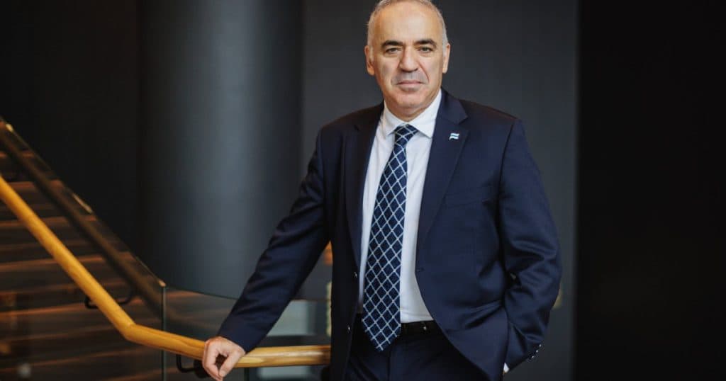 Disidentul rus Garry Kasparov, referitor la alegerea lui Nicușor Dan: Românii sunt în general pro-europeni și s-au săturat de vechea gardă.