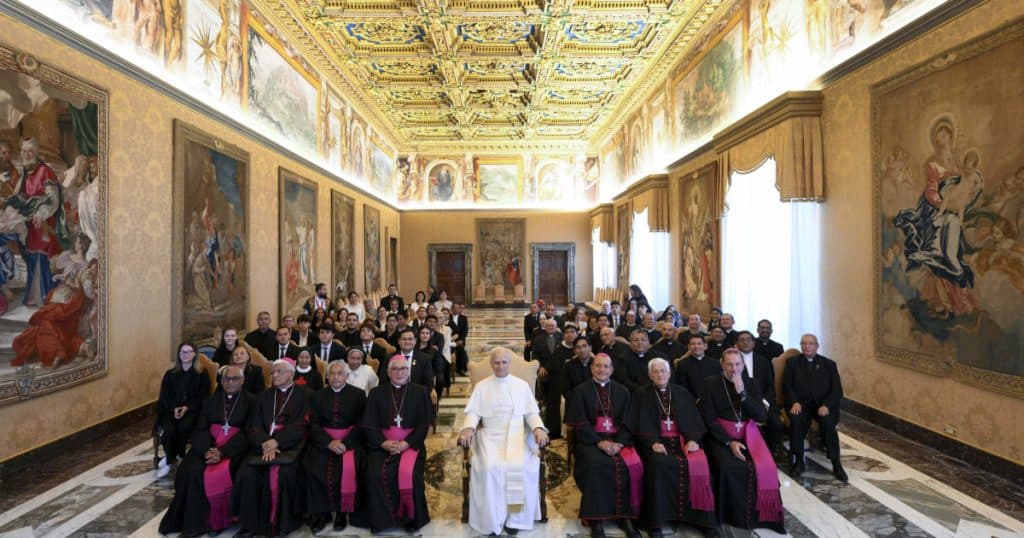Donald Trump, Volodimir Zelenski și liderii europeni apreciază propunerea papei Leon al XIV-lea de a organiza negocieri între Rusia și Ucraina la Vatican.