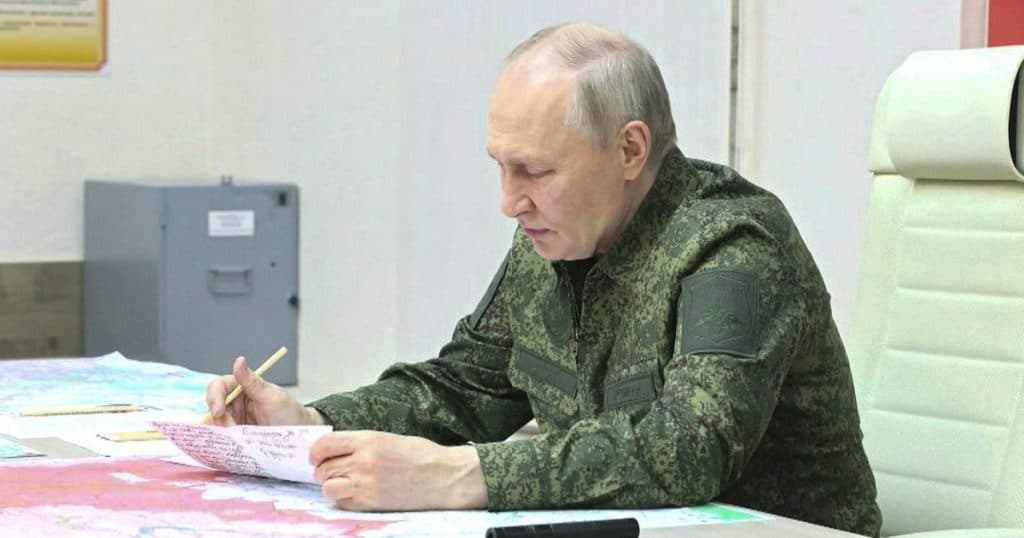 Elicopterul lui Putin ar fi fost atacat de drone ucrainene în timpul vizitei sale la Kursk, conform unui comandant rus.