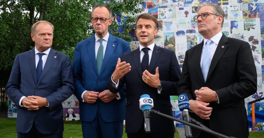 Emmanuel Macron: Europenii continuă să elaboreze sancţiuni împotriva Rusiei „în coordonare” cu SUA