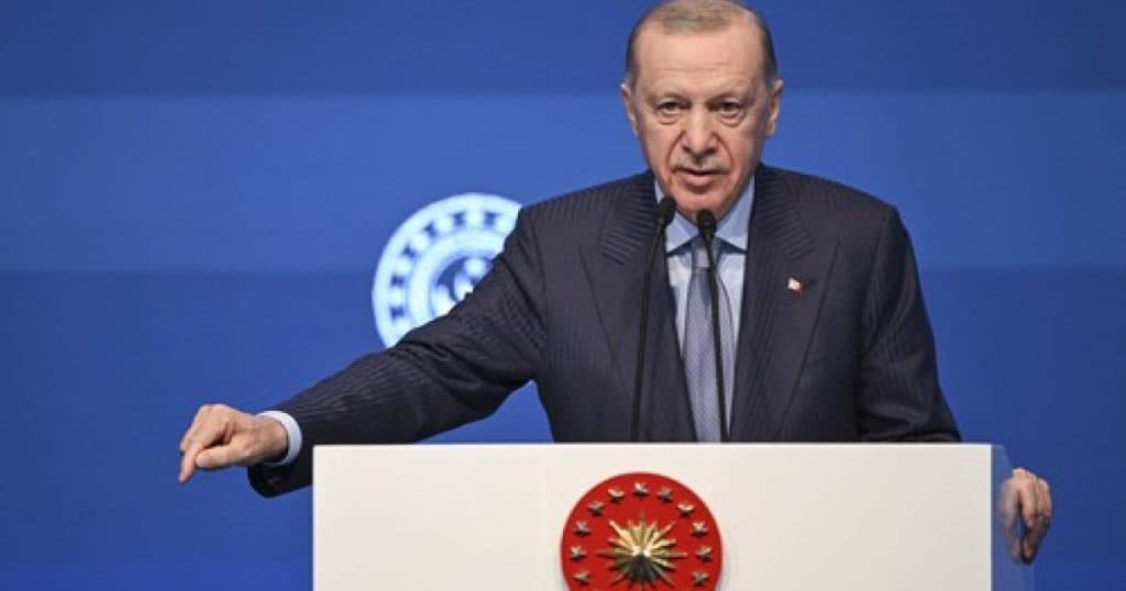 Erdogan a proclamat „Deceniul familiei” în contextul criticării „perversiunii LGBT”: „Fac apel către toate familiile să aibă minimum 3 copii”
