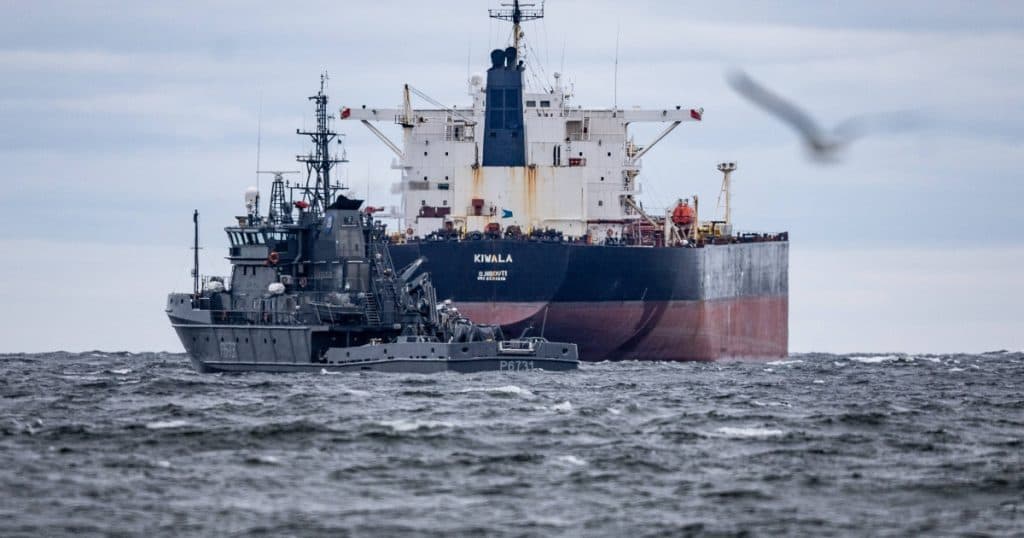 Estonia a încercat să rețină un petrolier din flota fantomă a Rusiei, dar nava a refuzat să coopereze și a continuat călătoria.