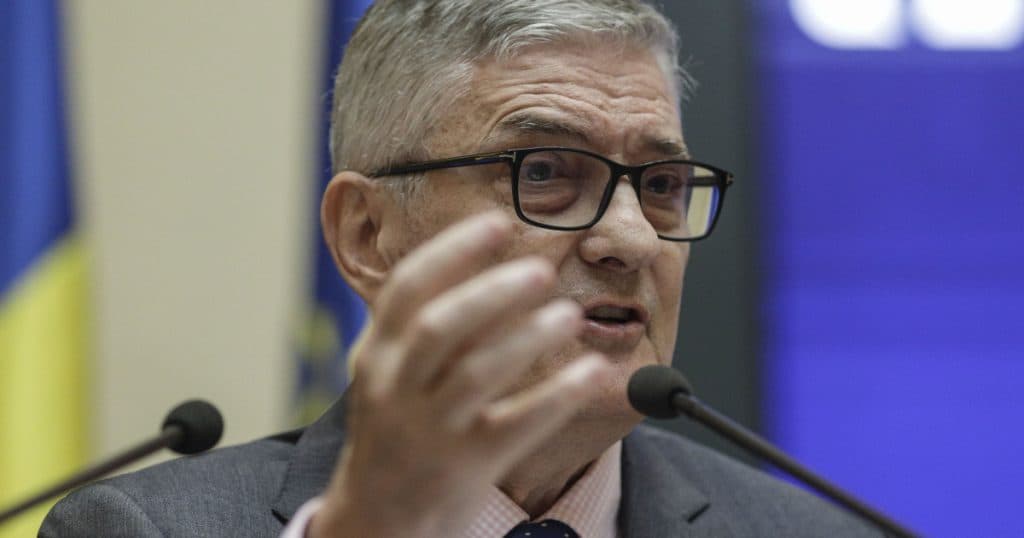 Daniel Dăianu: Dacă finanțarea României și refinanțarea datoriei publice ar fi stopate peste noapte, România s-ar asfixia.