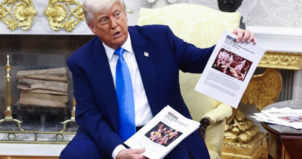 Dezinformare la Casa Albă: o imagine arătată de Trump lui Ramaphosa provine din filmări Reuters realizate în Congo, nu din Africa de Sud.