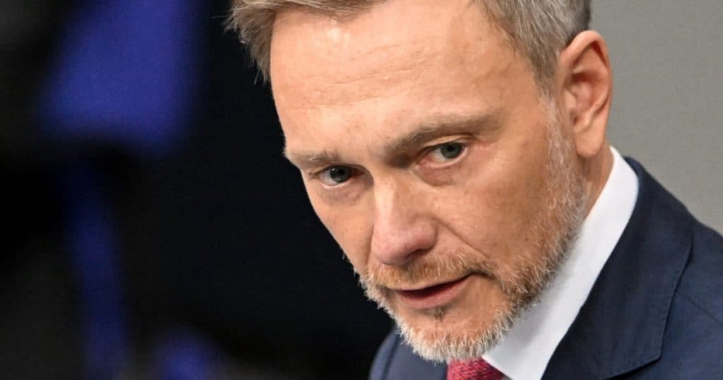 Fostul ministru german de Finanțe a provocat moartea câinelui unui producător de film în urma unui accident rutier.