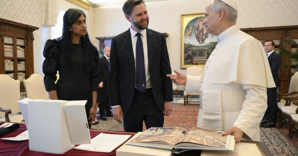 Papa Leon al XIV-lea l-a primit în audiență pe vicepreședintele american JD Vance. Ce subiecte au fost abordate în discuția lor?
