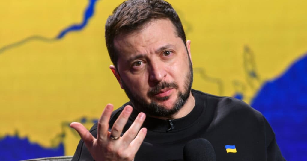„Ucideţi tiranul”. Cu ce volum a plecat Volodimir Zelenski de la un târg de carte din Kiev