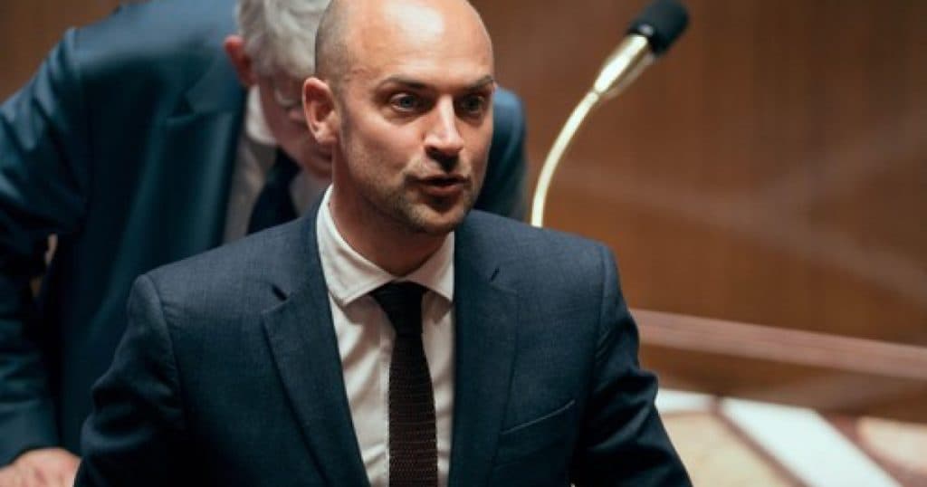 Franţa declară că relaţia cu Algeria este blocată şi va expulza diplomaţi ca reacţie la o decizie „nejustificată şi nejustificabilă”