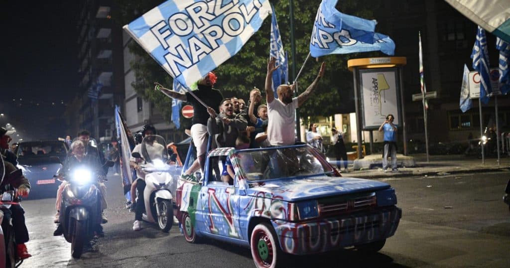 Extaz la Napoli după ce echipa a obținut al patrulea titlu de campioană a Italiei