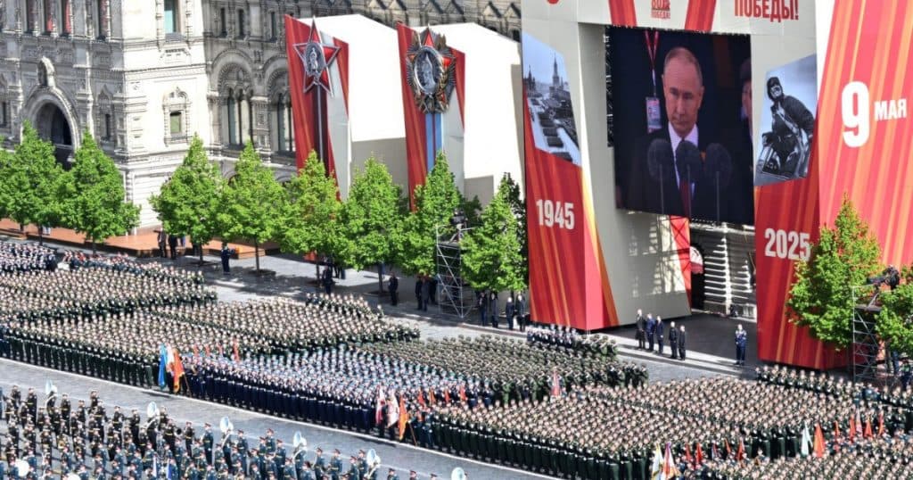 În ciuda așteptatelor discuții de pace, Vladimir Putin extinde strategia de apărare a Rusiei până în 2027.