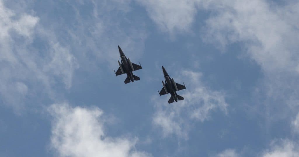 Astăzi, în România au aterizat alte două aeronave F-16 achiziționate din Norvegia.