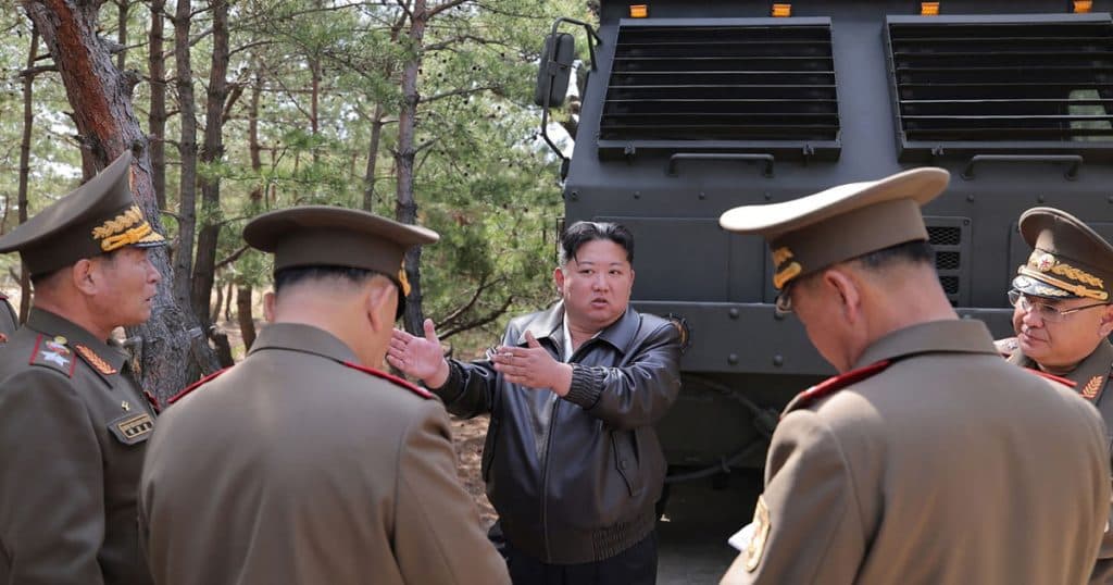 Kim Jong Un caracterizează Rusia drept „model spiritual” și afirmă că desfășurarea de soldați în Ucraina este „o misiune sacră”