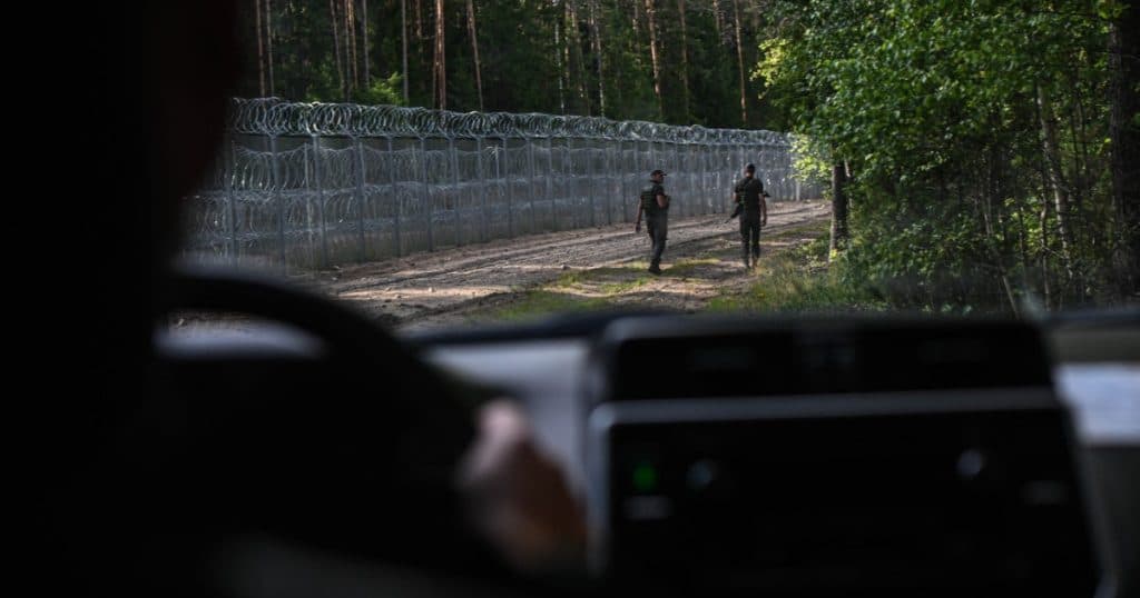 Lituania acuză Belarus de „atac hibrid” cu migranți și solicită despăgubiri semnificative la Haga. Polonia ia în considerare un demers similar.