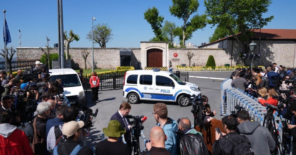 Toate privirile asupra Istanbulului pentru negocierile de pace între Ucraina și Rusia. Mesajul concis al lui Zelenski adresat lui Putin.
