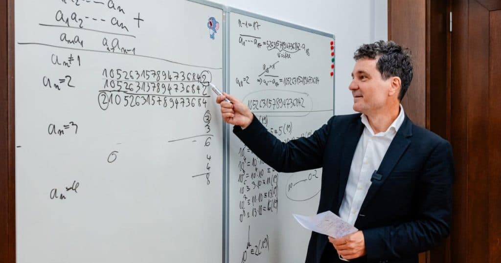 Comunicatul Universității Sorbona, unde Nicușor Dan a obținut titlul de doctor în matematică