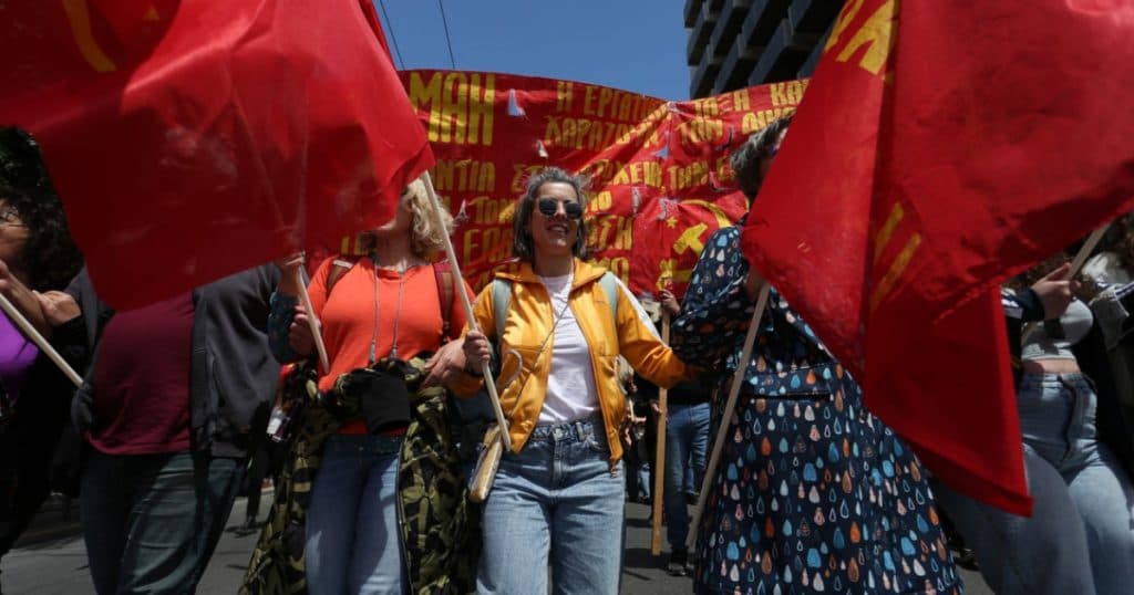 Mii de oameni au protestat în Grecia de Ziua Muncii. Greve în transportul urban și maritim.