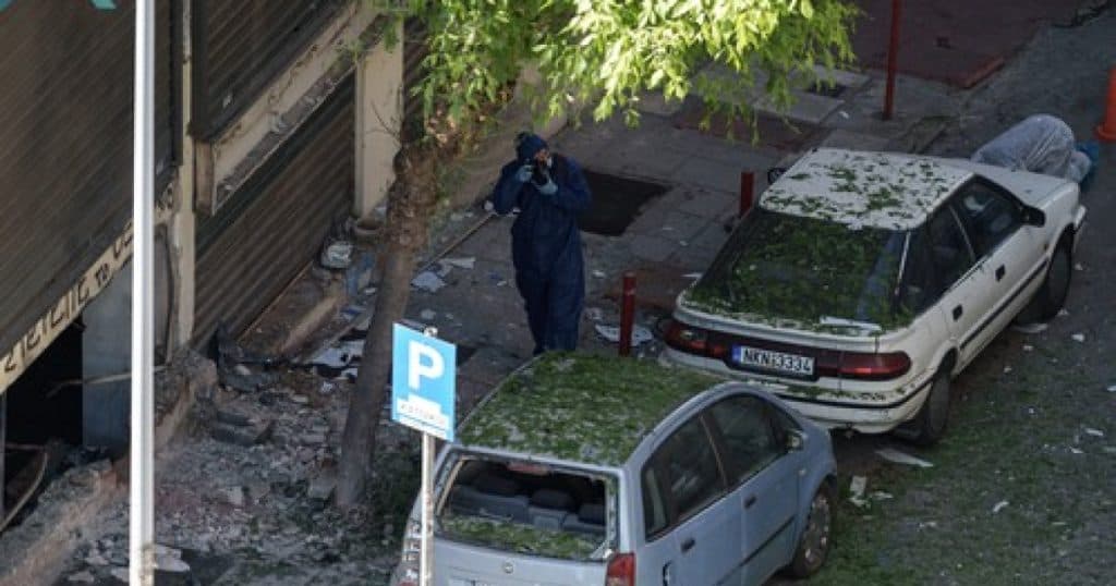 O femeie a decedat în Grecia, în urma detonării bombei pe care intenționa să o amplaseze la un bancomat.