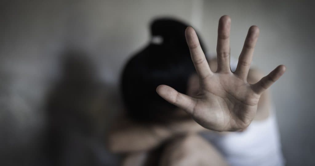 Percheziții DIICOT în Constanța și Ialomița. Rețea de proxeneți dismantelată: zeci de tinere, exploatate sexual în Europa.