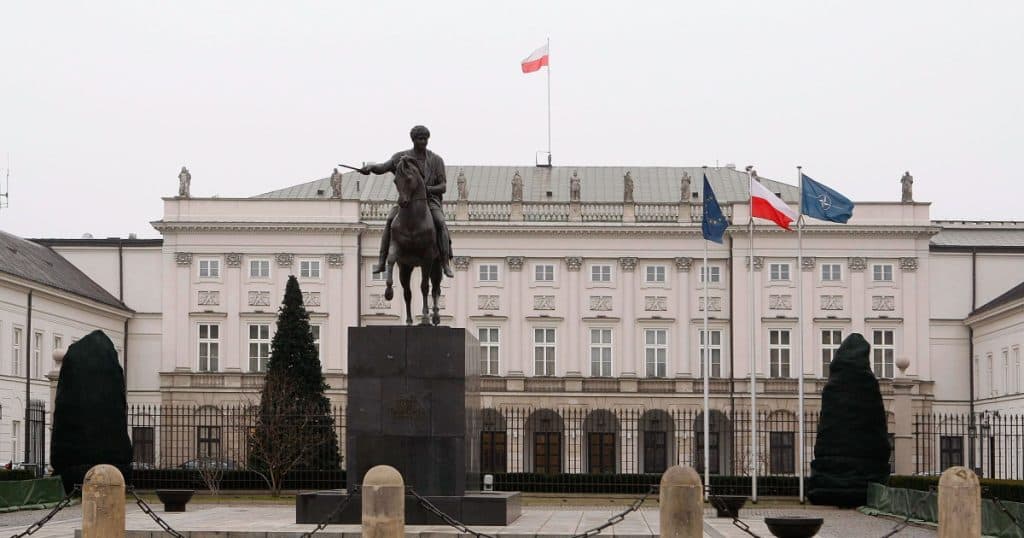 Polonia acuză Rusia de „încercare fără precedent de a interveni în alegerile prezidențiale”
