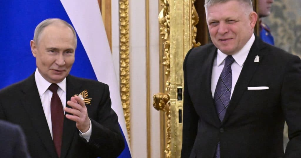 Premierul slovac a ironizat „eforturile UE de a-l opri să participe la parada de la Moscova”. Ce a discutat cu Putin
