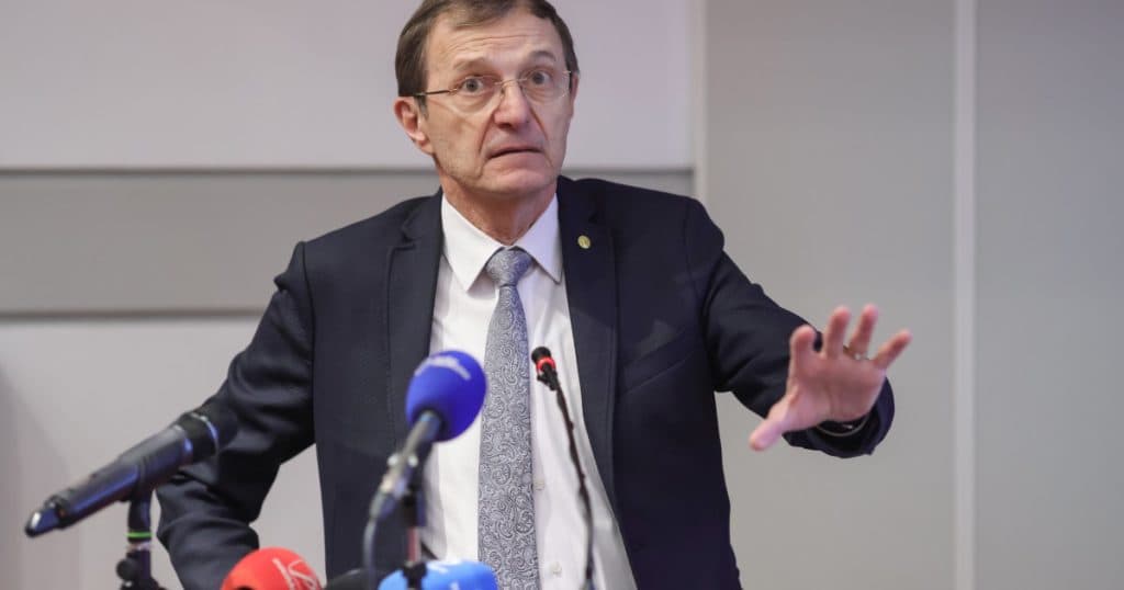 Președintele Academiei Române: Este esențială „menținerea acestei țări și a acestui popor pe drumul său european”